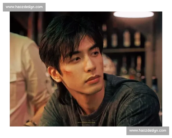 建模脸配雕塑身！宋威龙的反差杀太绝